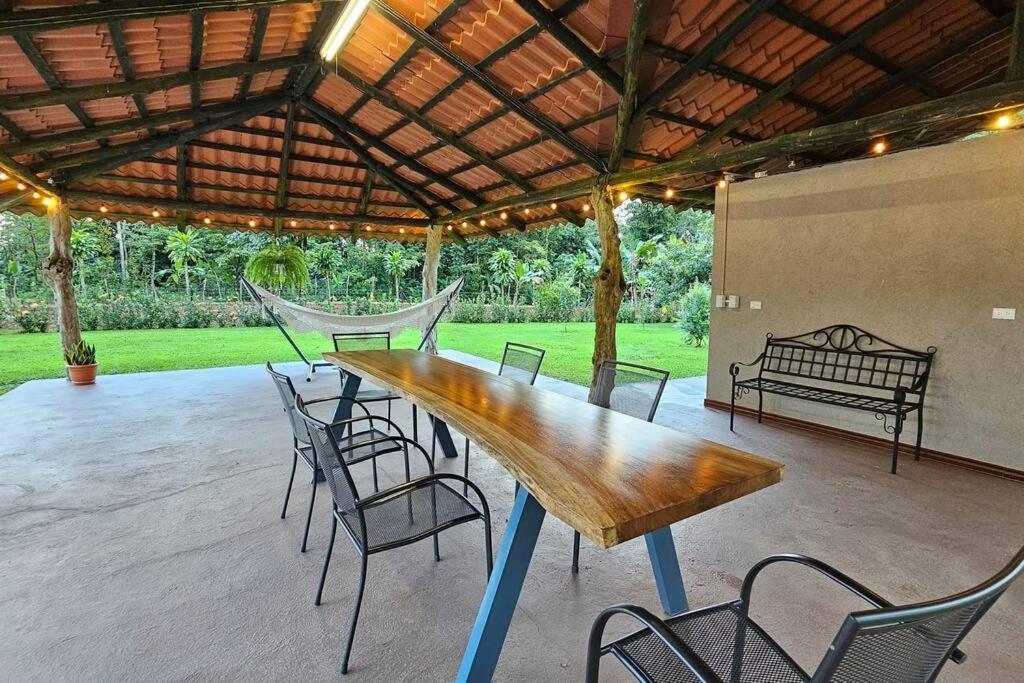 Casa Roble Fortuna Ла Фортуна Экстерьер фото